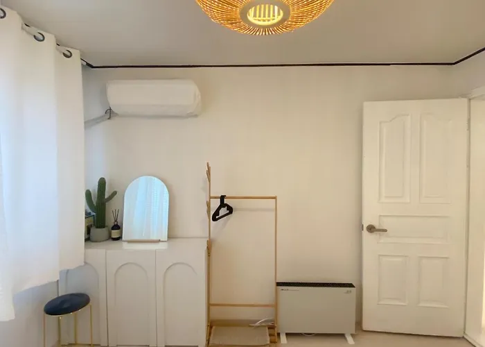 지하철7분,9인가족숙소,동대문 명동 경복궁 10분, 성수,홍대입구 25분,장기짐보관, 성북천 벚꽂축제, 3룸 5배드, 시내중심, 로컬맛집풍부 Apartment *