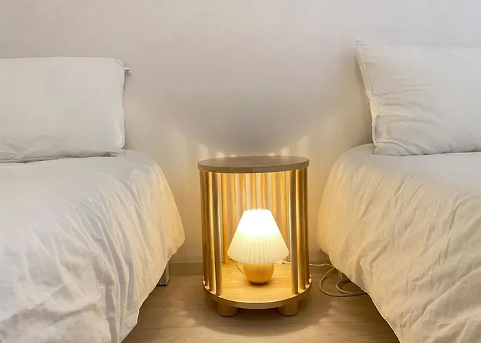Apartment 지하철7분,9인가족숙소,동대문 명동 경복궁 10분, 성수,홍대입구 25분,장기짐보관, 성북천 벚꽂축제, 3룸 5배드, 시내중심, 로컬맛집풍부