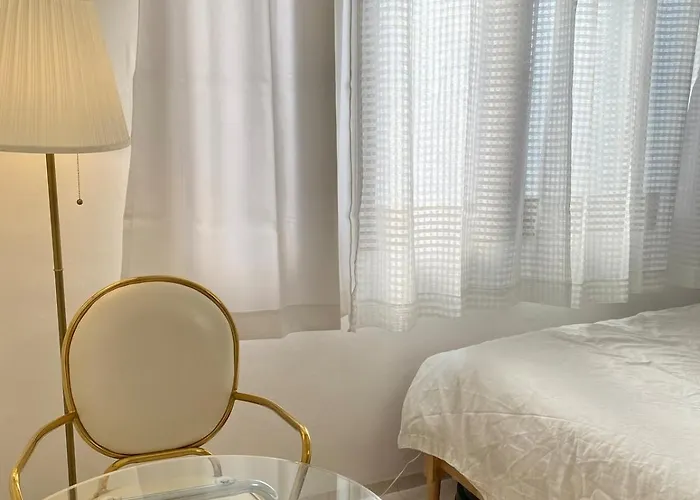 Apartment 지하철7분,9인가족숙소,동대문 명동 경복궁 10분, 성수,홍대입구 25분,장기짐보관, 성북천 벚꽂축제, 3룸 5배드, 시내중심, 로컬맛집풍부 Seoul