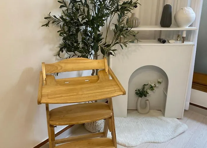 Apartment 지하철7분,9인가족숙소,동대문 명동 경복궁 10분, 성수,홍대입구 25분,장기짐보관, 성북천 벚꽂축제, 3룸 5배드, 시내중심, 로컬맛집풍부 *