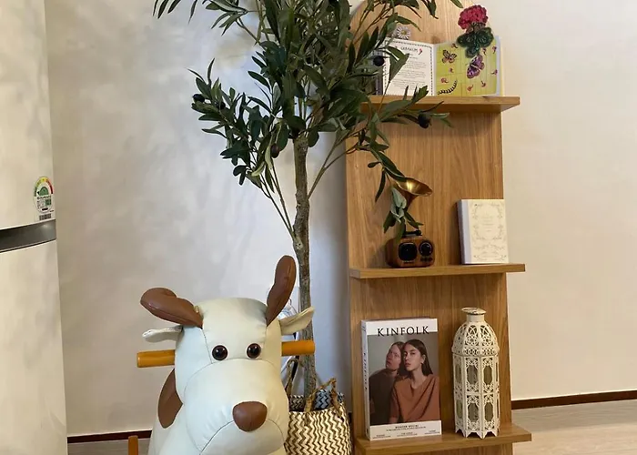 지하철7분,9인가족숙소,동대문 명동 경복궁 10분, 성수,홍대입구 25분,장기짐보관, 성북천 벚꽂축제, 3룸 5배드, 시내중심, 로컬맛집풍부 Apartment Seoul