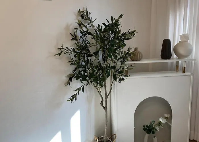 Apartment 지하철7분,9인가족숙소,동대문 명동 경복궁 10분, 성수,홍대입구 25분,장기짐보관, 성북천 벚꽂축제, 3룸 5배드, 시내중심, 로컬맛집풍부