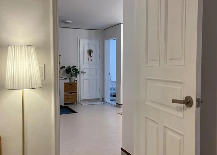 Apartment 지하철7분,9인가족숙소,동대문 명동 경복궁 10분, 성수,홍대입구 25분,장기짐보관, 성북천 벚꽂축제, 3룸 5배드, 시내중심, 로컬맛집풍부 *