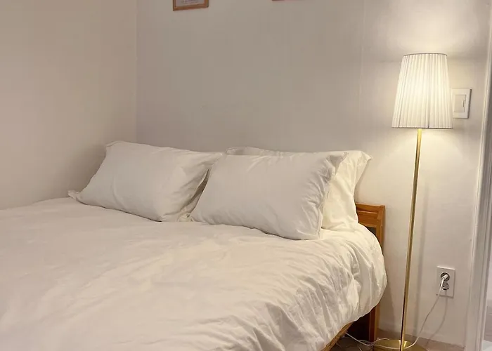 Apartment 지하철7분,9인가족숙소,동대문 명동 경복궁 10분, 성수,홍대입구 25분,장기짐보관, 성북천 벚꽂축제, 3룸 5배드, 시내중심, 로컬맛집풍부 Seoul