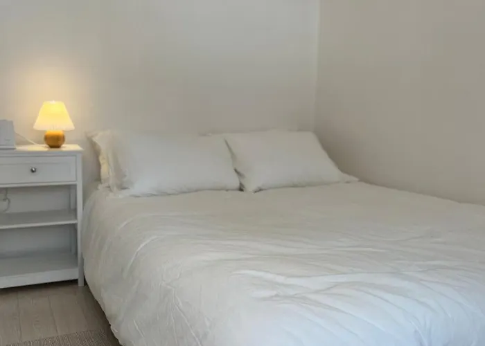 지하철7분,9인가족숙소,동대문 명동 경복궁 10분, 성수,홍대입구 25분,장기짐보관, 성북천 벚꽂축제, 3룸 5배드, 시내중심, 로컬맛집풍부 *
